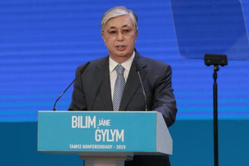 Фотография к новости: Президент ауыл мектептеріне үздік менеджерлер мен ұстаздарды тартуды тапсырды 