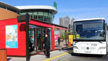 Фотография к новости: Көкшетаудың автобус аялдамаларында пандус тапшы