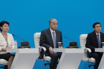 Фотография к новости: Тоқаев мұғалімнің еңбегін лайықты бағалау қажет екенін айтты