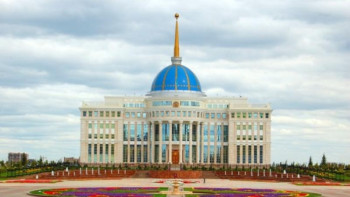 Фотография к новости: Президент ЖОО ректорларын тағайындау тәртібін қайта қарау туралы Жарлыққа қол қойды