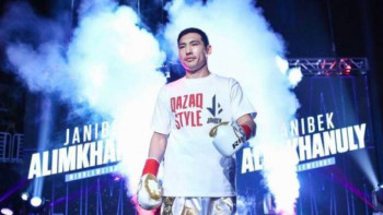 Фотография к новости: Жәнібек Әлімханұлы Боратпен теңеген канадалық қарсыласын нокаутпен жеңді