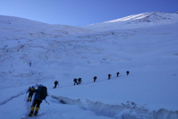 Фотография к новости: СІМ альпинистерді іздеу жұмыстарын бақылауда ұстап отыр – Айбек Смадияров