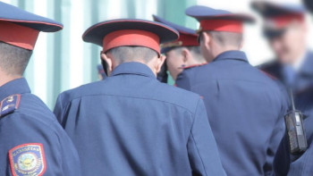 Фотография к новости: Қызметін дұрыс атқармаған павлодарлық полицейлер жұмыстан қуылды