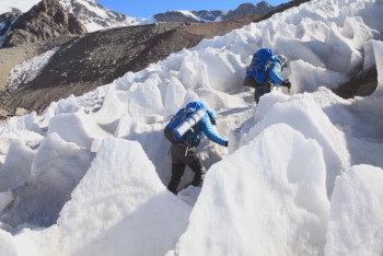 Фотография к новости: Тау шыңындағы альпинистерді іздестіру жұмыстарынан бейнешолу