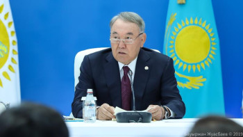 Фотография к новости: Nur Otan партиясы отырысында ел дамуының негізгі бағыттары талқыланады – Назарбаев 