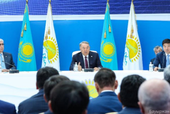 Фотография к новости: Назарбаев мемлекетке қол жаятындарға: «Жұмыс істеңдер» 