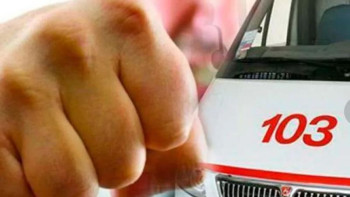 Фотография к новости: Елордада мас адам жарақатын емдемек болған жедел жәрдемшілерге тап берді 