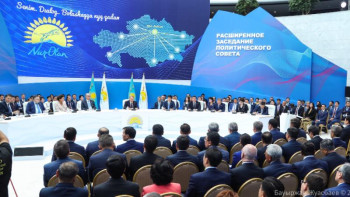 Фотография к новости: Дархан Қыдырәлі мен Дәулет Кәрібек Nur Otan саяси кеңесі бюросының құрамына сайланды