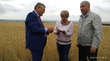 Фотография к новости: Сенатор Шығыс Қазақстандағы елді мекендердің тыныс-тіршілігімен танысты