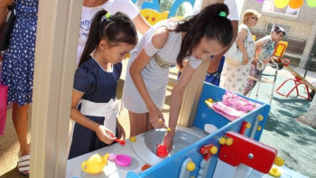 Фотография к новости: Қарағанды облысында ерекше балаларға арналған ойын алаңы салынды