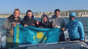 Фотография к новости: Қазақ қызы ТМД әйелдерінің арасында алғаш болып Ла-Маншты жүзіп өтті