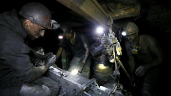 Фотография к новости: Елбасы кеншілерді Шахтер күнімен құттықтады