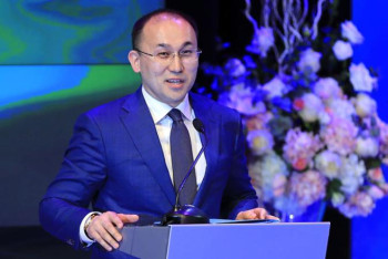 Фотография к новости: Дәурен Абаев блогерлердің өмірімізге ықпалы жайлы айтты