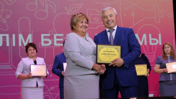Фотография к новости: Павлодарлық үздік білім беру ұйымдарына 30 млн теңгенің сертификаты табысталды