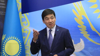 Фотография к новости: Партия айтыскерлермен жұмысқа баса мән береді – Бауыржан Байбек