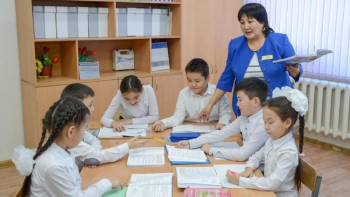 Фотография к новости: Мамин "Педагог мәртебесі туралы" заң жобасын тездетіп Мәжіліске енгізуді тапсырды