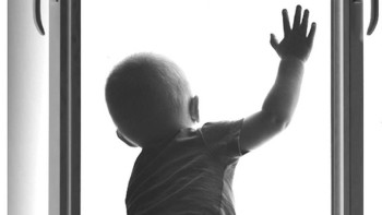 Фотография к новости: Елордада бір үйдің екі қызы 4-қабаттың терезесінен құлап кетті