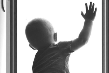 Фотография к новости: Елордада бір үйдің екі қызы 4-қабаттың терезесінен құлап кетті