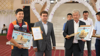 Фотография к новости: Арыста белсенді құрылысшылар марапатталды