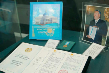 Фотография к новости: Елбасы кітапханасында Конституция күніне арналған көрме ашылды