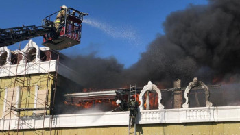 Фотография к новости: Нұр-Сұлтанда коттедж өртеніп жатыр