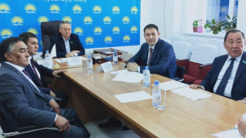 Фотография к новости: Мәжіліс депутаты ауыл азаматтарын қабылдады 