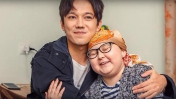 Фотография к новости: Димаш Құдайберген қатты науқастанған жанкүйерінің арманын орындады