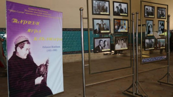 Фотография к новости: Өзбекәлі Жәнібековтің туған күніне орай «Тарихи мұра жанашыры» атты көрме өтті