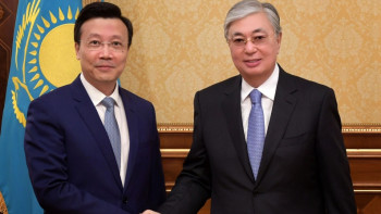 Фотография к новости: Мемлекет басшысы Қытай елшісі Чжан Сяоны қабылдады