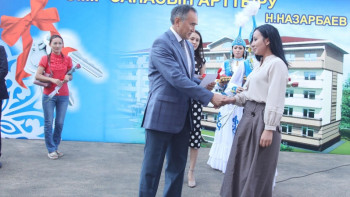Фотография к новости: Таразда көпбалалы отбасыларға  баспана кілті табысталды