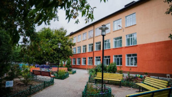 Фотография к новости: Елорда әкімі қала мектептерінің оқу жылына дайындығын тексерді 