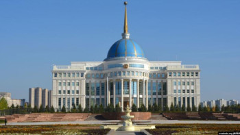 Фотография к новости: Тоқаев Мирзиёевті құттықтады