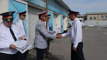 Фотография к новости: Полицейлер Ата заң күнін атап өтті