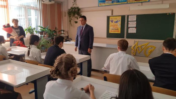 Фотография к новости: Бозымбаев: Мемлекеттің міндеті – балаларды оқыту үшін жағдай жасау