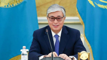 Фотография к новости: Тоқаев қазақстандықтарды Білім күнімен құттықтады