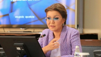 Фотография к новости: Жаңа сенаторлар халыққа ант берді 