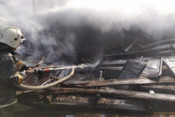 Фотография к новости: Алматыда жеке тұрғын үй өртке оранды