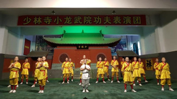 Фотография к новости: Қазақстандық оқушылар Чжэнчжоудағы шаолинь мектебіне барды