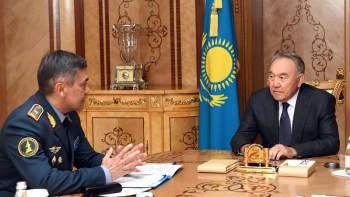 Фотография к новости: ﻿Елбасы қорғаныс министрін қабылдады