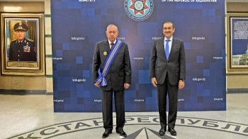 Фотография к новости: ҰҚК бұрынғы басшысы «Барыс» орденімен наградталды