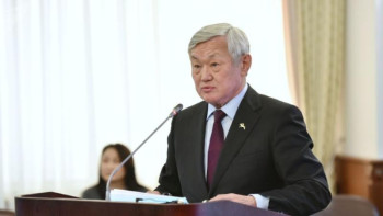 Фотография к новости: Қолданыстағы тіл жөніндегі бағдарламаға өзгерістер енгізіледі – Сапарбаев