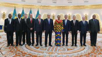 Фотография к новости: Президент он мемлекеттің елшілерінен сенім грамоталарын қабылдады