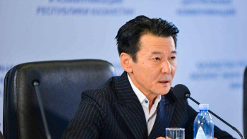 Фотография к новости: Мейрамбек Бесбаевтың ізімен: Тағы бір әнші кеңесші болды 