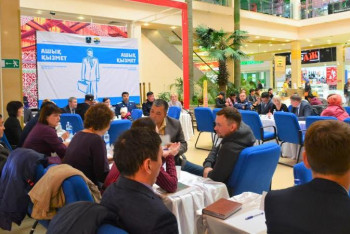 Фотография к новости: Көкшетаулықтар білікті заңгерлерден тегін кеңес алды