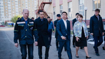 Фотография к новости: Елорда әкімі үшауысымды мектептер бойынша жобалық құжат әзірлеуді тапсырды