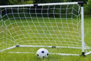 Фотография к новости: Түркістан облысында оқушының үстіне футбол қақпасы құлап, қаза болды