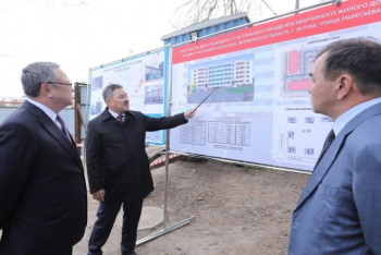 Фотография к новости: Ақтөбеде 17 апатты үйдің тұрғындары жаңа үйге көшіріледі  ﻿