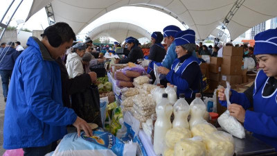 Алматы және Қостанай облыстары елордадағы жәрмеңкеде өнімдерін ұсынды  