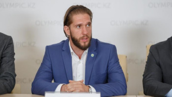 Фотография к новости: Олимпиада чемпионы Қазақстанның фристайл-акробатика құрамасына кеңесші болды