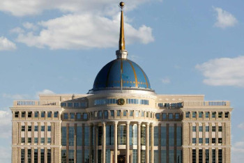 Фотография к новости: Нейрохирург Тоқаевқа қатерлі ісікті емдейтін бірегей қондырғы туралы айтты 